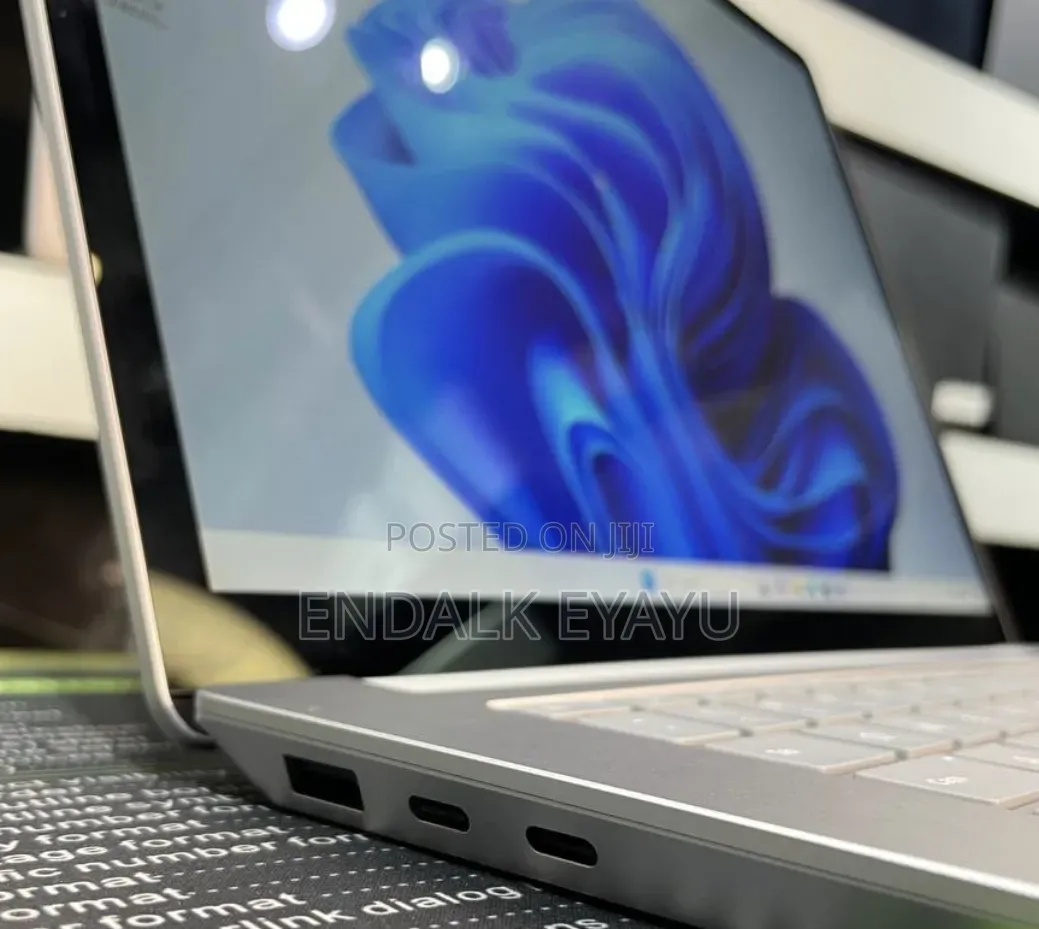 New Laptop Microsoft Surface 16GB Intel Core Ultra 7 SSD 512GB