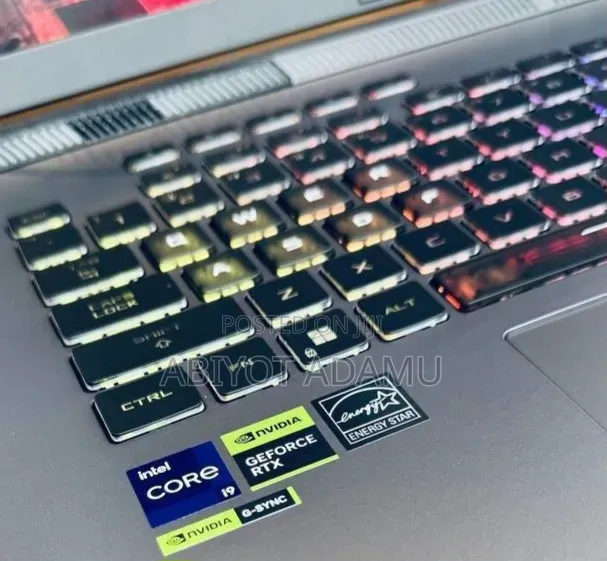 New Laptop Asus ROG Strix G15 16GB Intel Core i9 SSD 1T