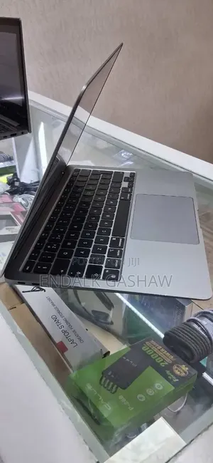 New Laptop Apple MacBook Air 2020 M1 16GB Apple M1 SSD 256GB