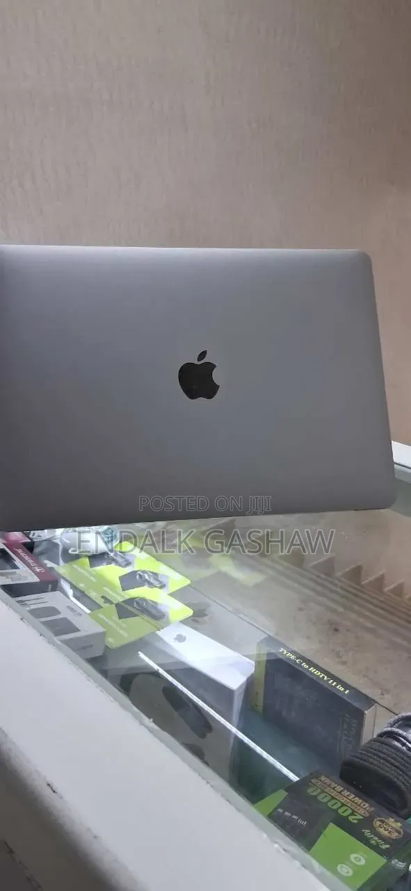 New Laptop Apple MacBook Air 2020 M1 16GB Apple M1 SSD 256GB