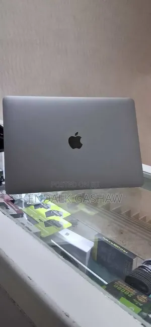 New Laptop Apple MacBook Air 2020 M1 16GB Apple M1 SSD 256GB