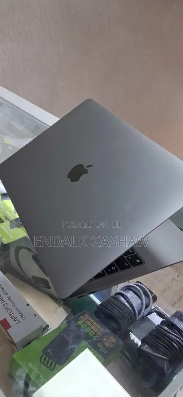 New Laptop Apple MacBook Air 2020 M1 16GB Apple M1 SSD 256GB