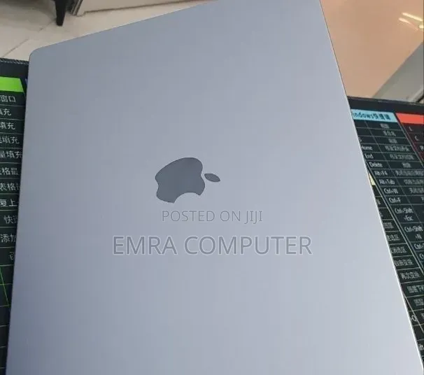 New Laptop Apple MacBook Pro 2020 M1 32GB Apple M1 Pro SSD 1T