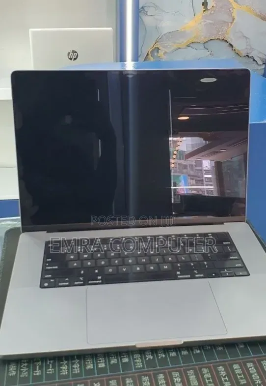 New Laptop Apple MacBook Pro 2020 M1 32GB Apple M1 Pro SSD 1T