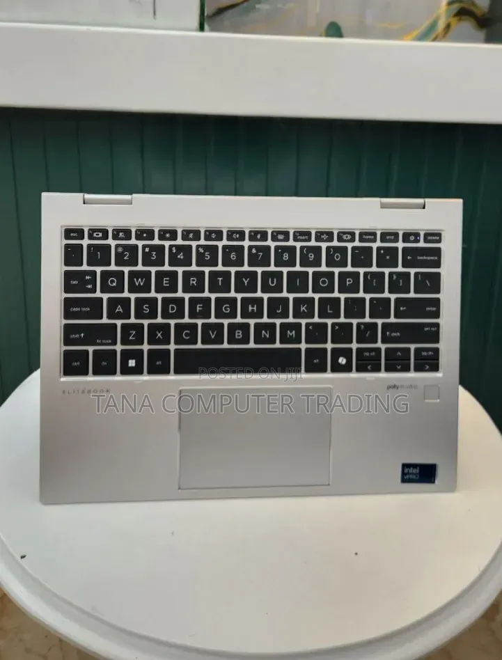 New Laptop HP Elitebook 830 G11 32GB Intel Core Ultra 7 SSD 512GB