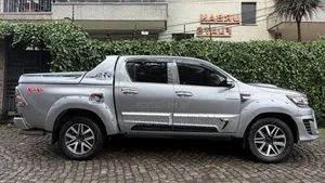 Toyota Hilux 2017 Gray