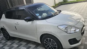 Suzuki Swift 2023 White