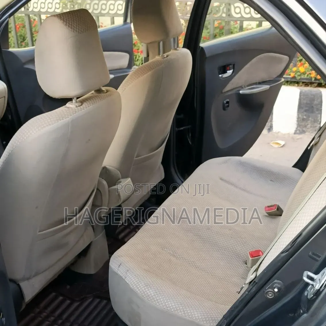 Toyota Yaris 2012 Gray