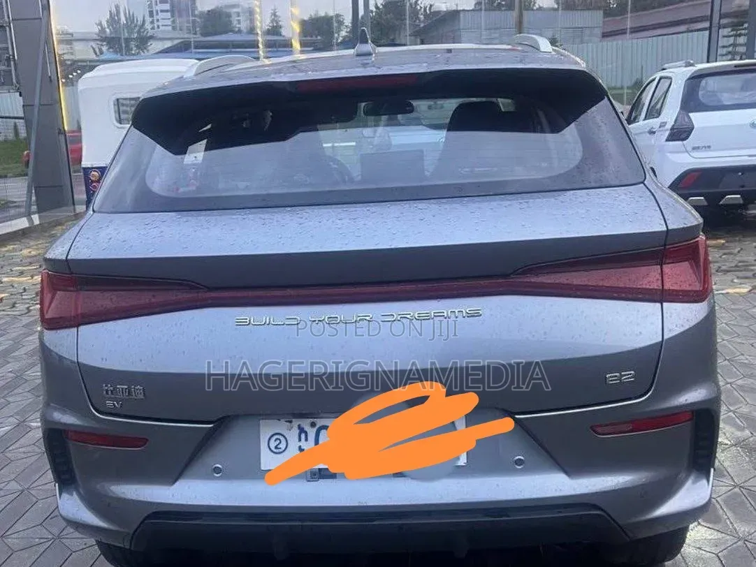 BYD E2 43 kWh 94 hp FWD 2025 Gray