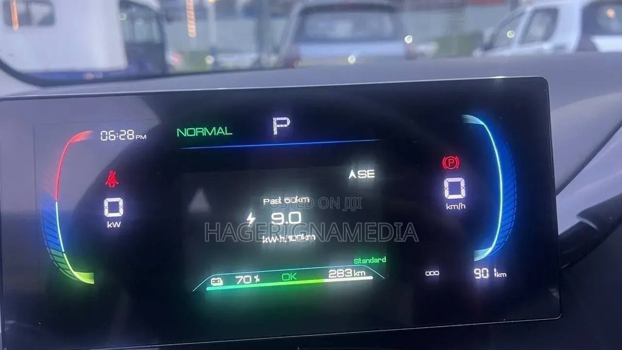 BYD E2 43 kWh 94 hp FWD 2025 Gray