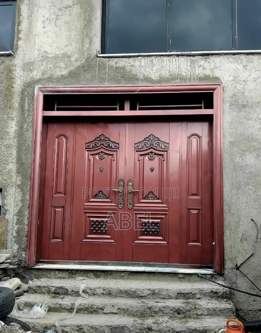 Victor Door –