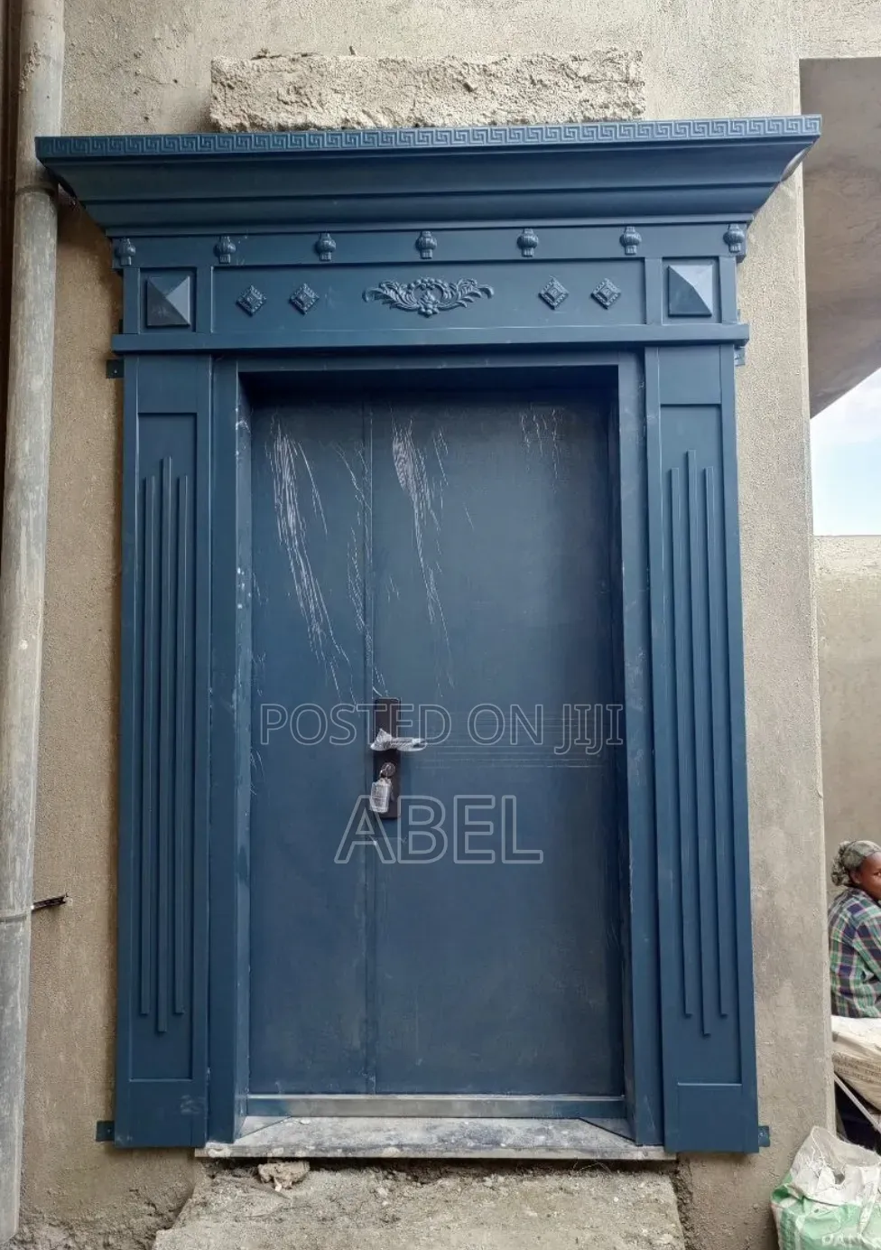 Victor Door –