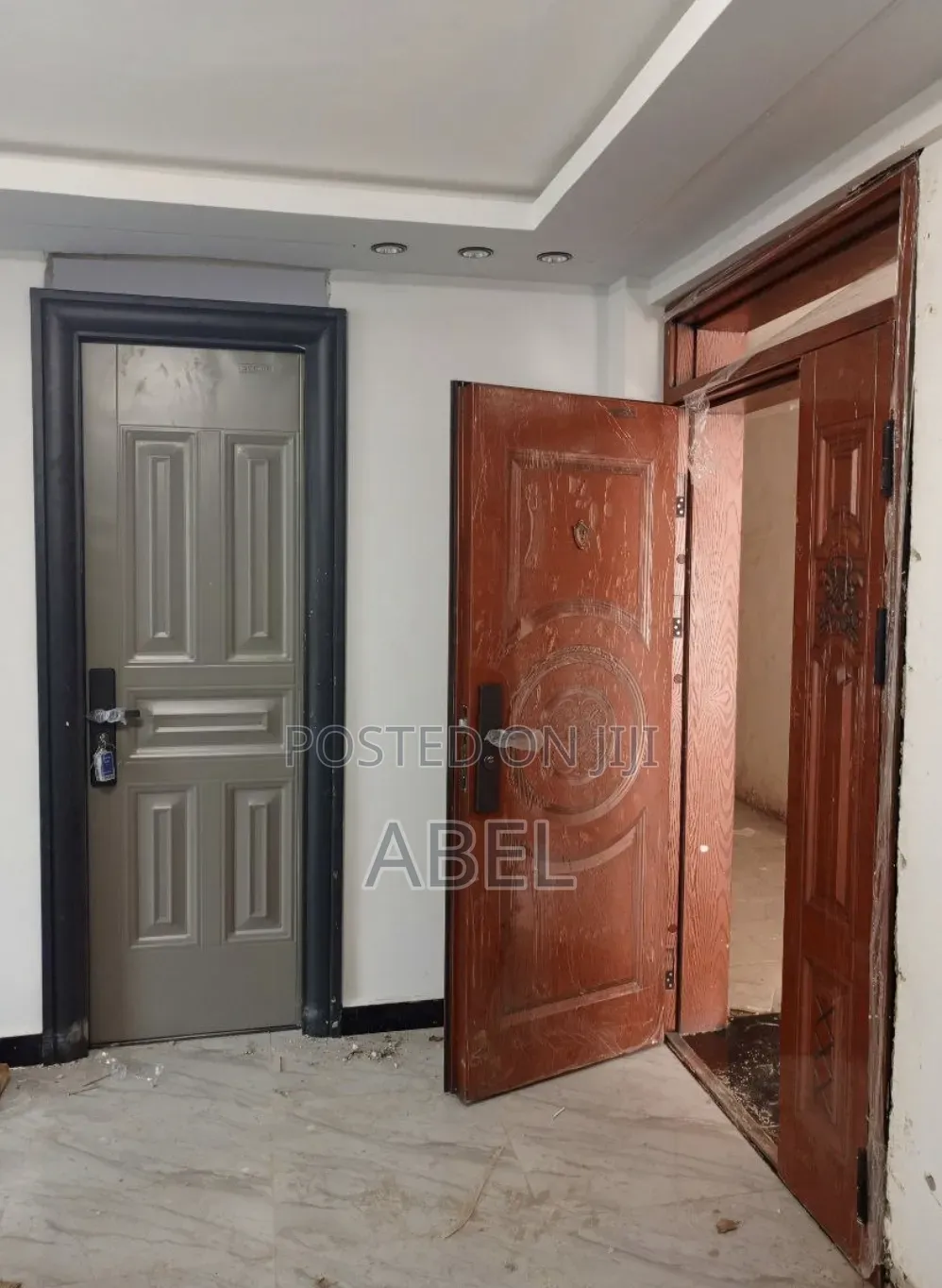Victor Door –