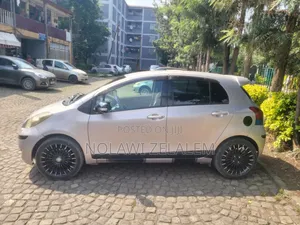 Toyota Yaris 2010 Gray
