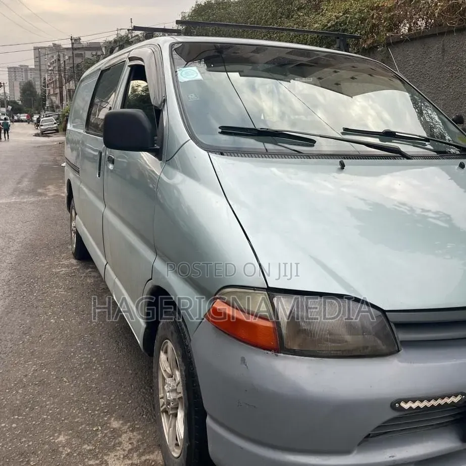 Toyota HiAce 1998 Silver