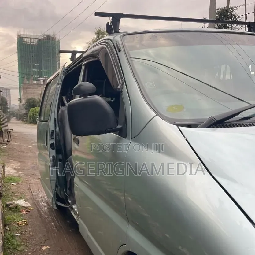 Toyota HiAce 1998 Silver