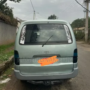 Toyota HiAce 1998 Silver