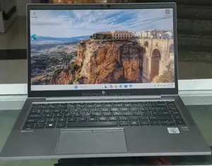 New Laptop HP ZBook Firefly 14 G7 16GB Intel Core i7 SSD 512GB