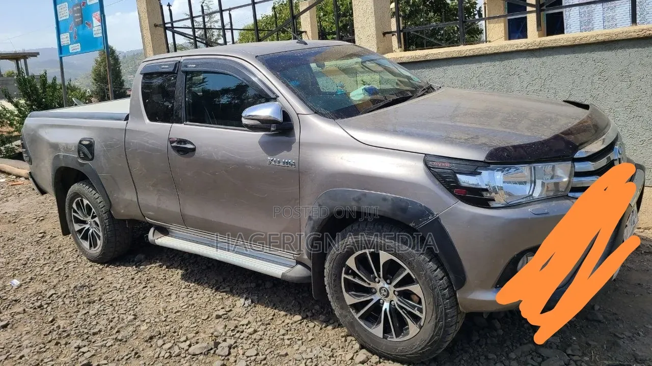 Toyota Hilux 2016 Silver