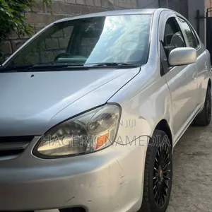 Toyota Platz 2005 Silver
