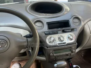 Toyota Platz 2005 Silver