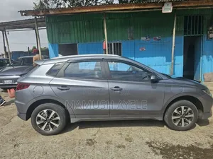 New BYD E2 43 kWh 94 hp FWD 2025 Silver