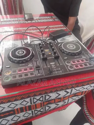 DDJ-200 Modern and Smart Dj Mixer.
