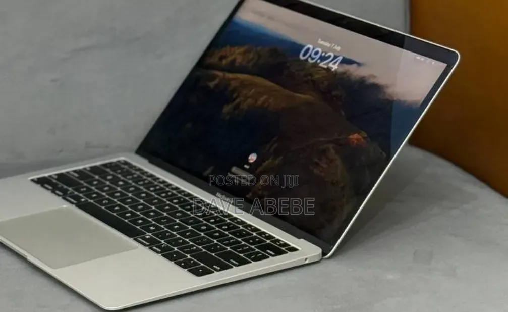 New Laptop Apple MacBook Air 2018 8GB Intel Core i5 SSD 128GB