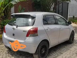 Toyota Yaris 2009 Silver