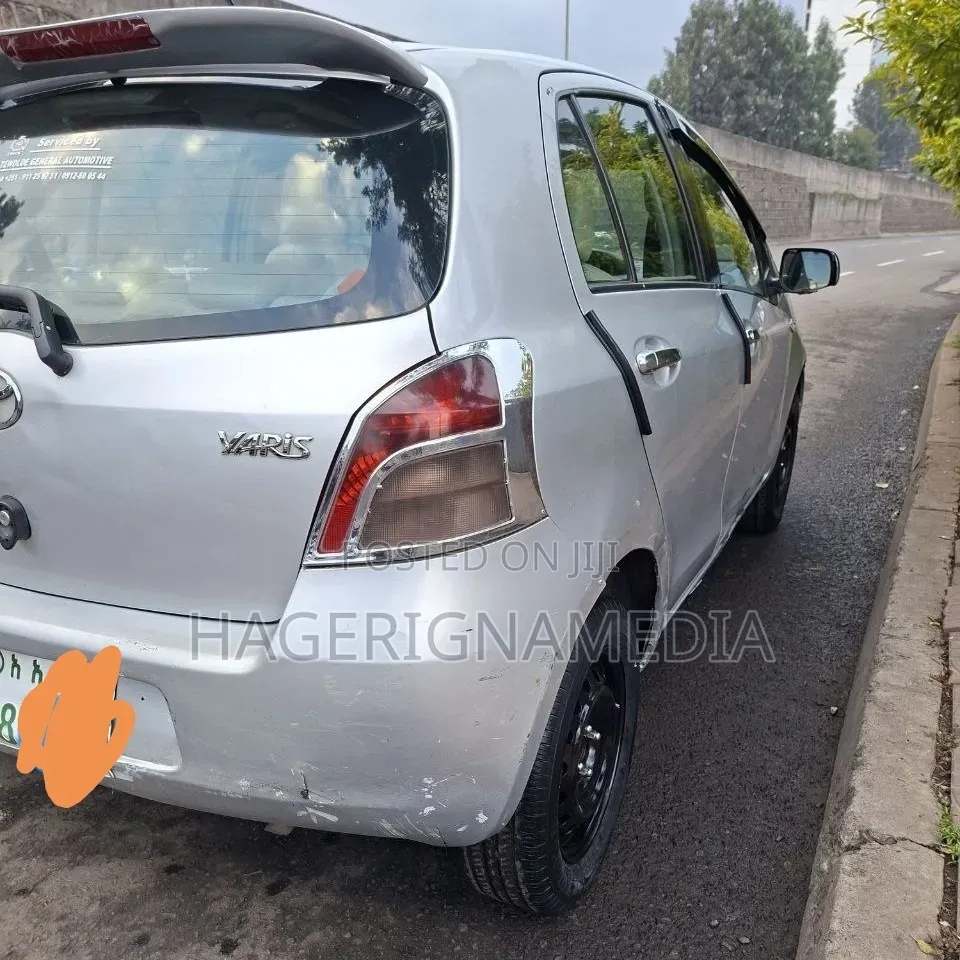 Toyota Yaris 2009 Silver