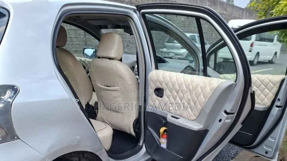 Toyota Yaris 2009 Silver