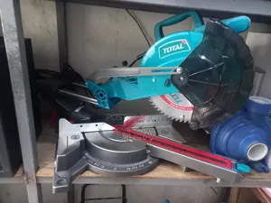 Total Mater Saw 1800watt Slaiyd
