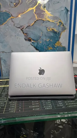 New Laptop Apple MacBook Air 2020 M1 8GB Apple M1 SSD 256GB