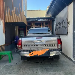 Toyota Hilux 2022 Gray