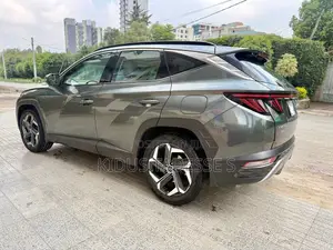 Hyundai Tucson Limited 2022 Gray