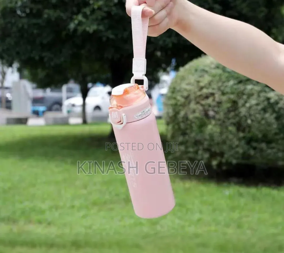 Stainless Steel Water Bottle(600ml Capacity)