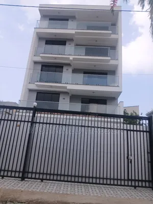 4bdrm Shared Apartment in Apartament House, Bole for rent