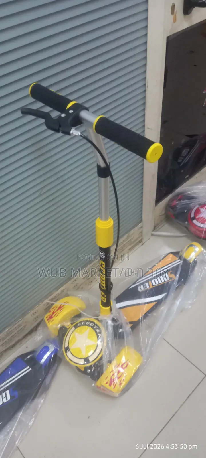Premium Spider-Man Scooter | Ages 5–20 |