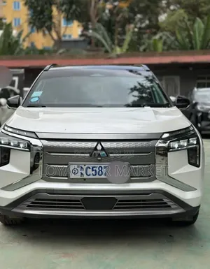 Mitsubishi Airtrek 135 kW FWD 2023 White