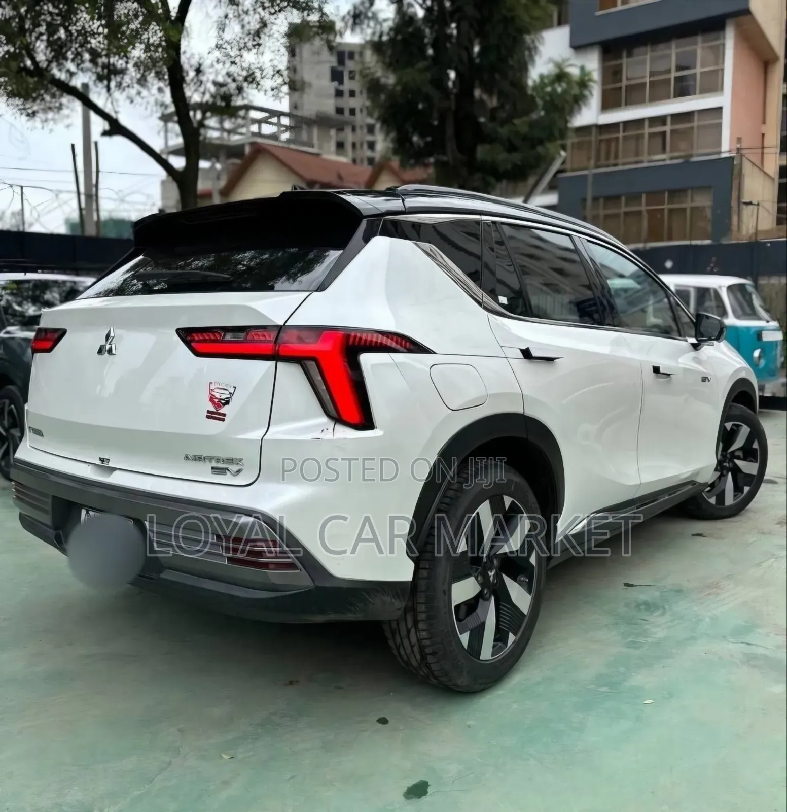 Mitsubishi Airtrek 135 kW FWD 2023 White