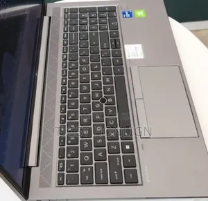 New Laptop HP ZBook Firefly G8 16GB Intel Core i7 SSD 512GB