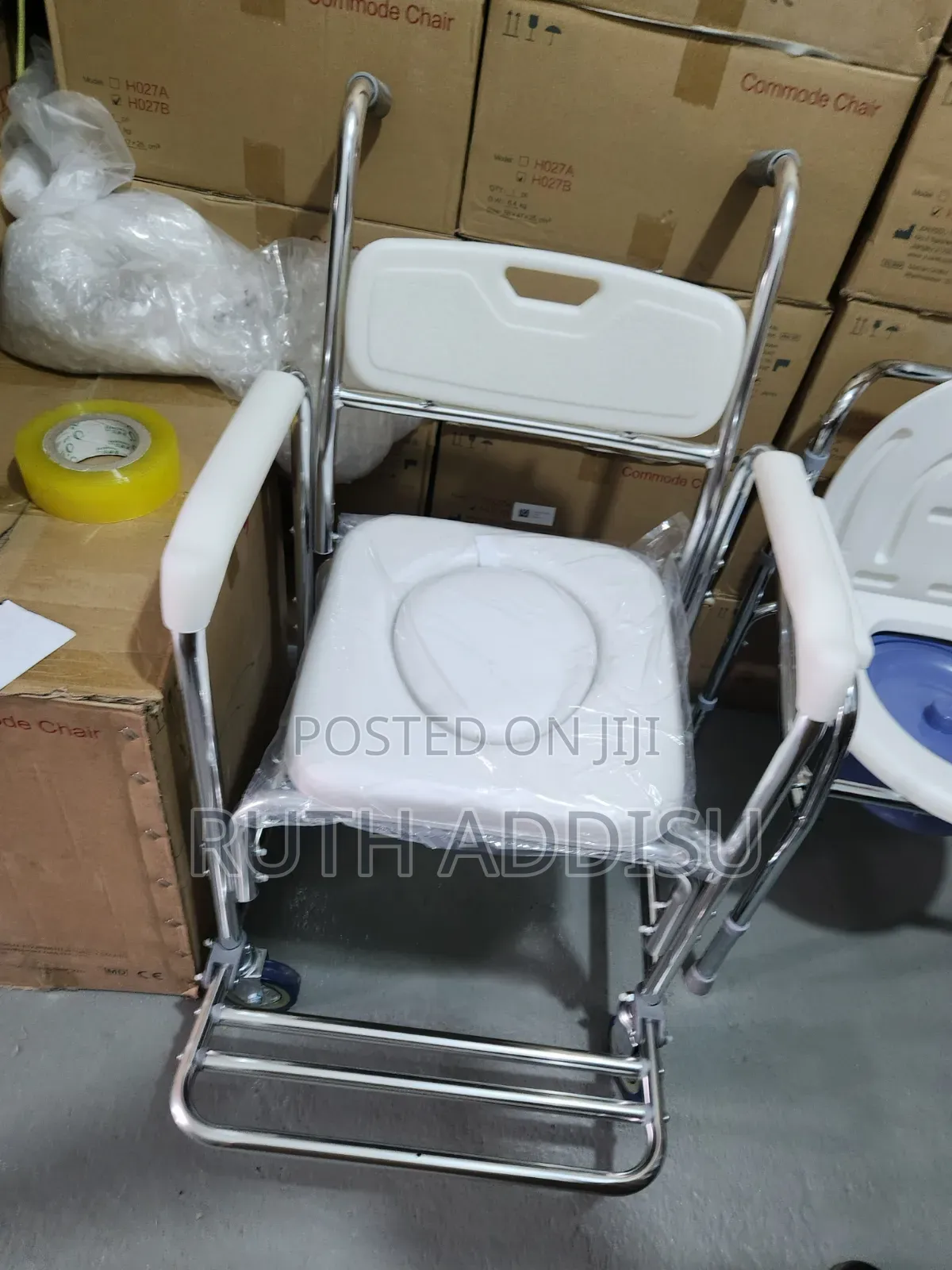 Mobile Shower Commode Chair Wheelchair Bedside Toilet
Wheelchair