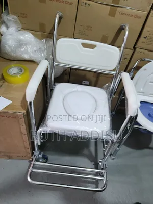 Mobile Shower Commode Chair Wheelchair Bedside Toilet
Wheelchair