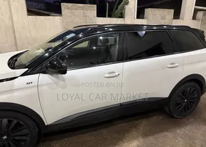 Peugeot 5008 2021 White