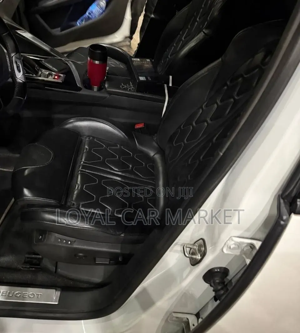 Peugeot 5008 2021 White