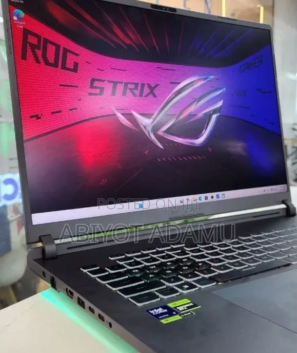 New Laptop Asus ROG Strix G18 32GB Intel Core Ultra 9 SSD 2T