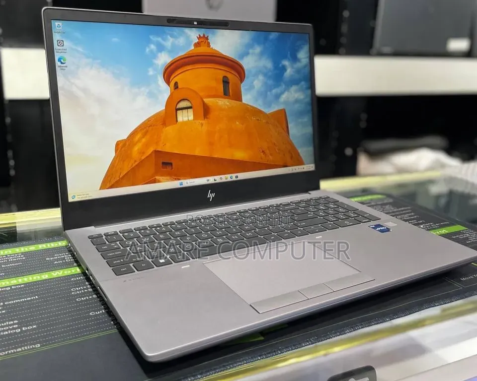New Laptop HP ZBook 15 32GB Intel Core i9 SSD 512GB