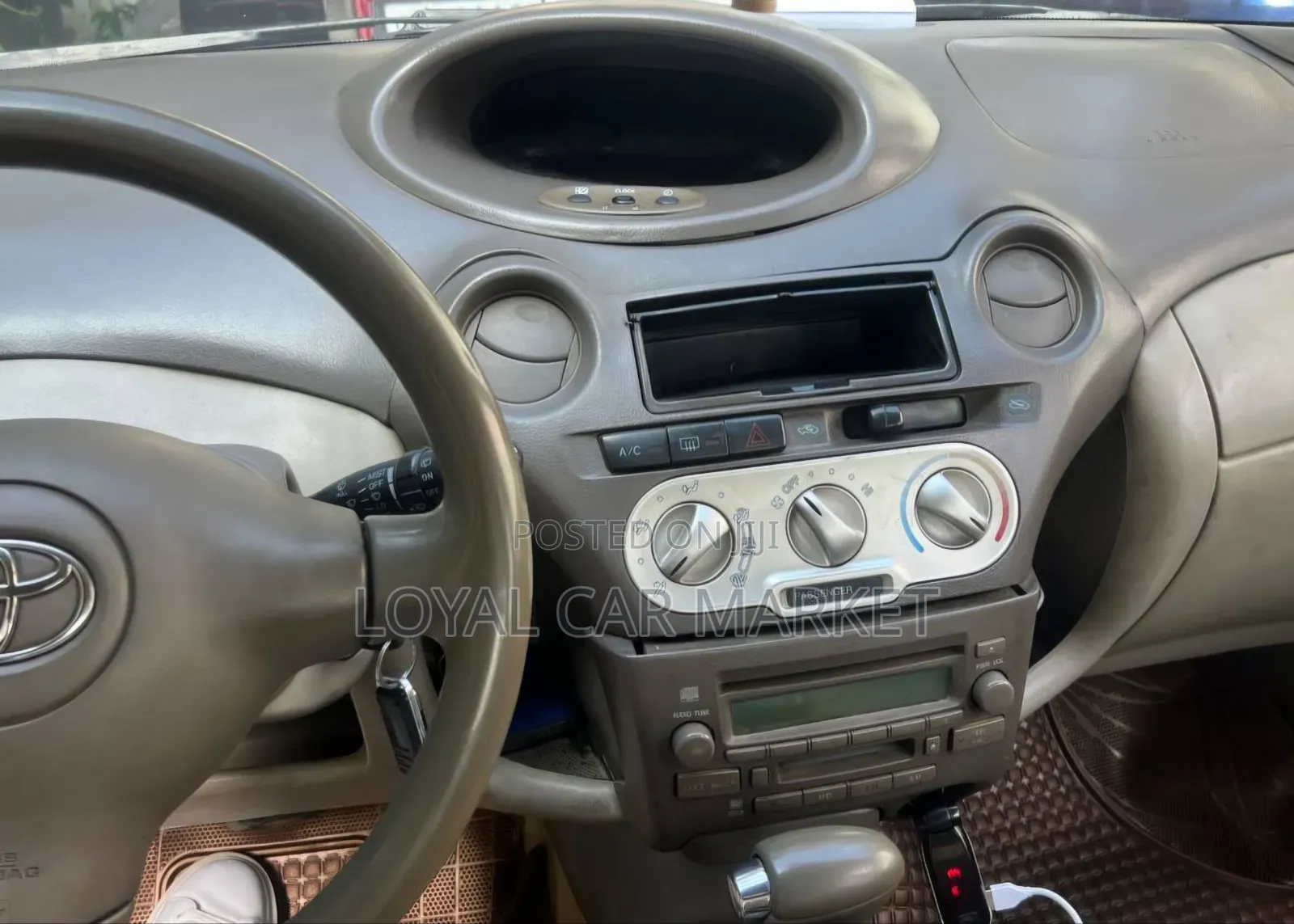 Toyota Platz 2005 Silver