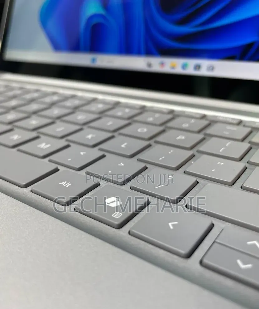 New Laptop Microsoft 16GB Intel Core Ultra 7 SSD 512GB