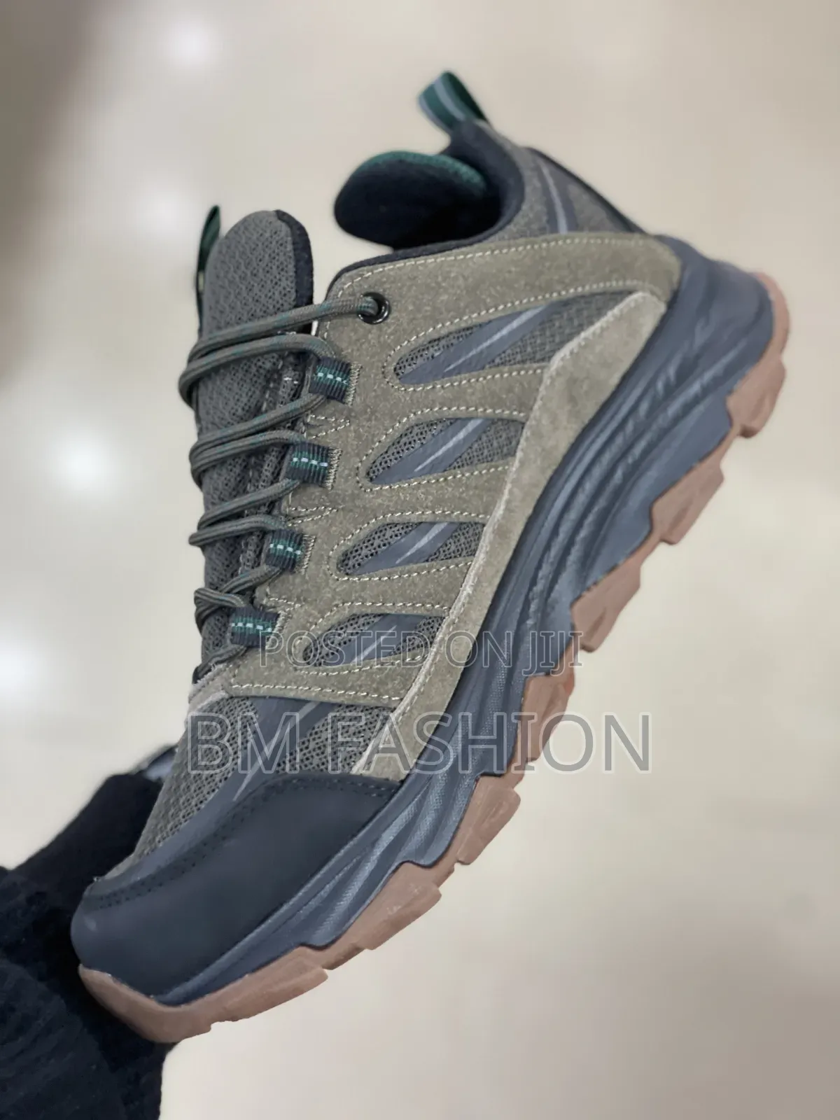 Columbia Explorer With Waterproof Protection